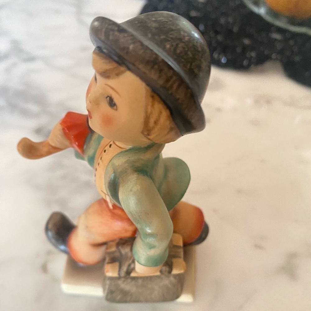 Hummel Figurine Merry Wanderer